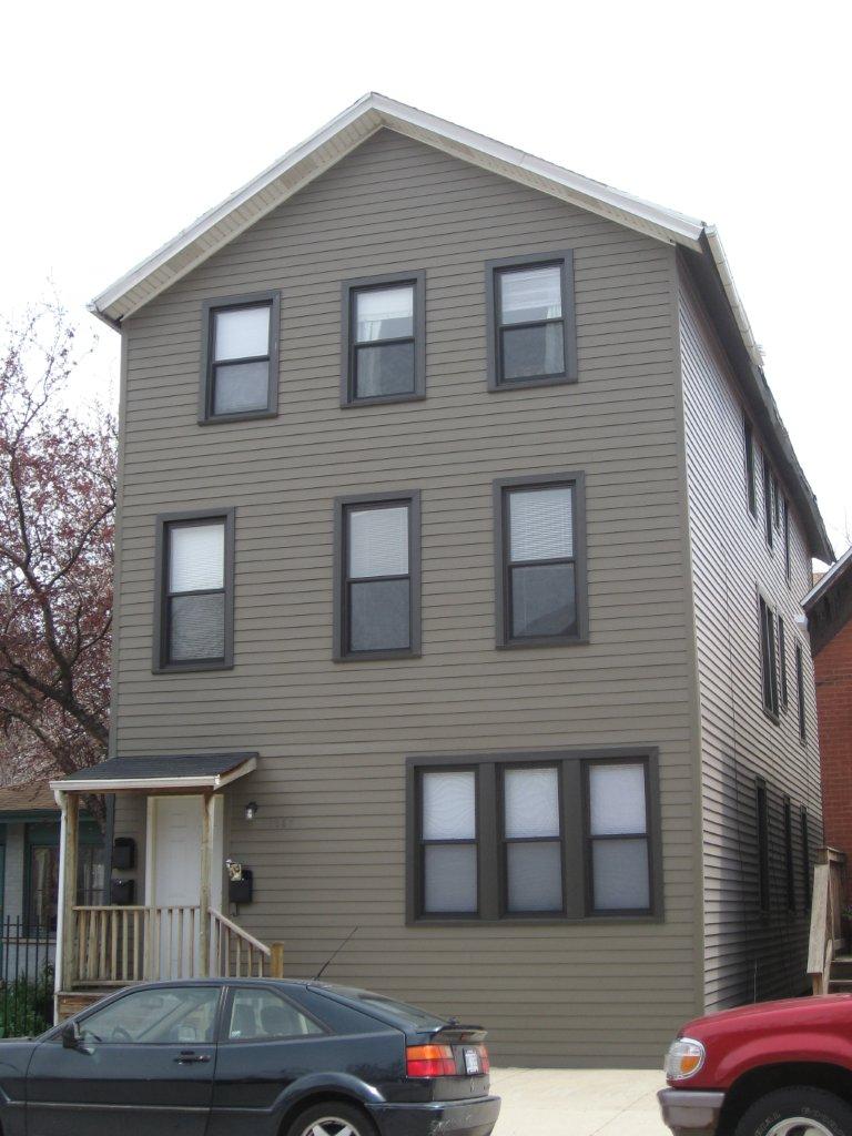 1657 N Paulina